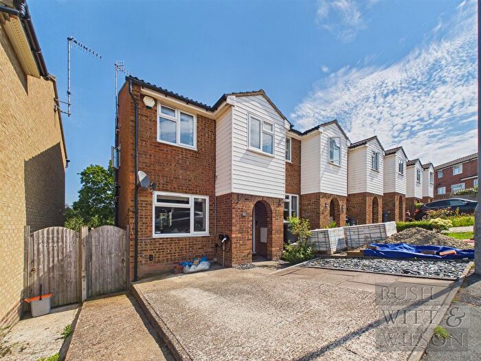 3 Bedroom Semi-Detached House For Sale In Warren Close, St. Leonards-On-Sea, TN38