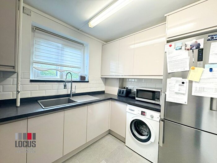2 Bedroom Flat To Rent In Southwood Court, Wynyatt Street, London, EC1V