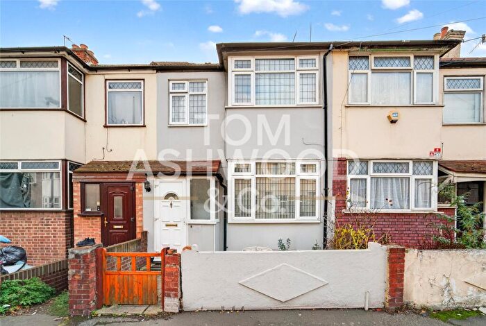 3 Bedroom Terraced House For Sale In Eldred Road, Barking, IG11