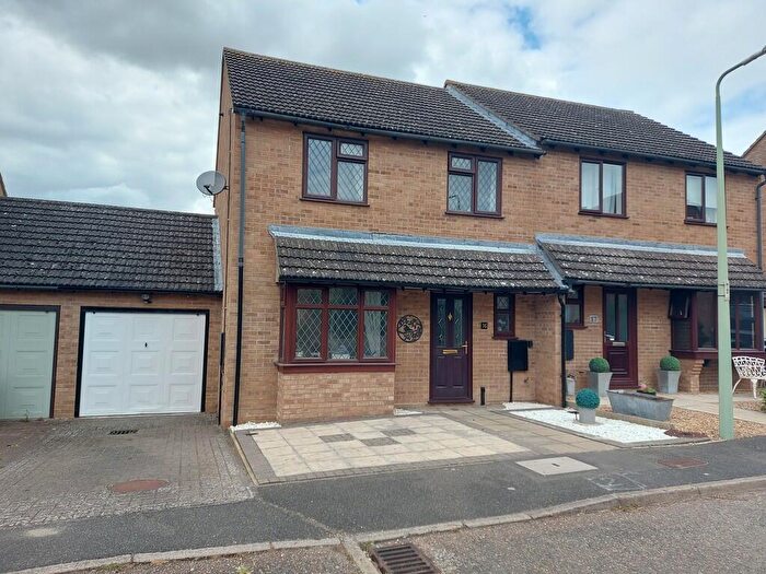 3 Bedroom Semi-Detached House For Sale In Chilton Lodge Road, Sudbury, CO10