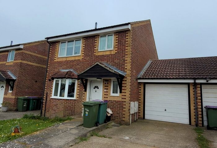 3 Bedroom Link Detached House To Rent In Parker Place, Folkestone, Kent, CT18