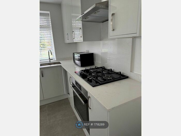 2 Bedroom Flat To Rent In Plum Tree Lane, Leighton Buzzard, LU7