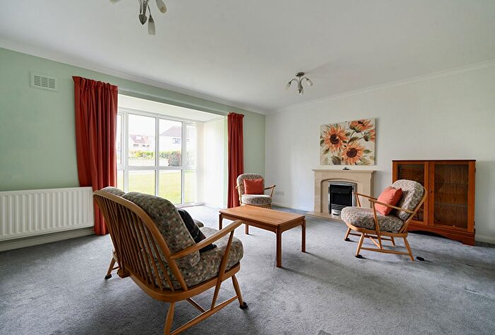 2 Bedroom Flat For Sale In Park Close, Keynsham, Bristol, Somerset, BS31