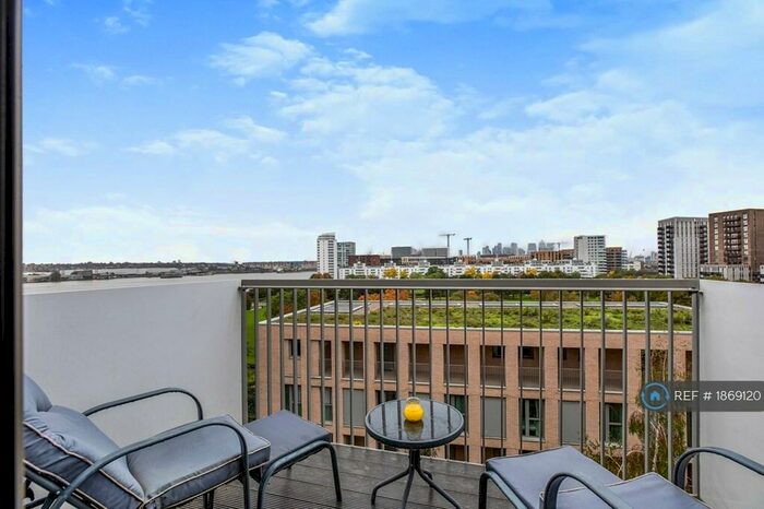 1 Bedroom Flat To Rent In Parkside Court, London, E16