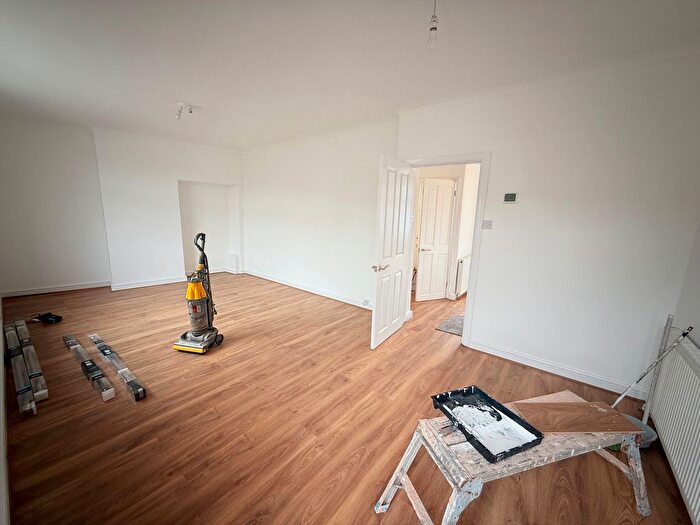 3 Bedroom Terraced House To Rent In Fieldway, Dagenham, RM8