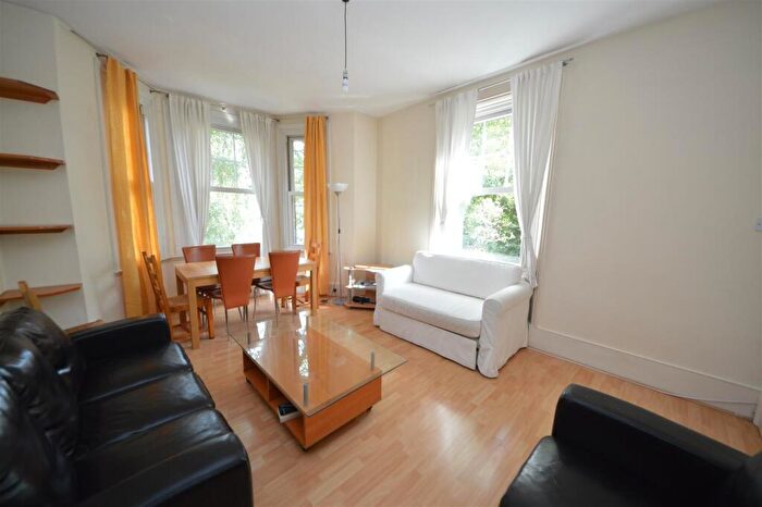 2 Bedroom Flat To Rent In Greencroft Gardens, South Hampstead, NW6