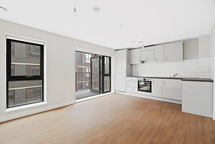 1 Bedroom Apartment To Rent In Weavers Yard, Newbury Newbury, RG14