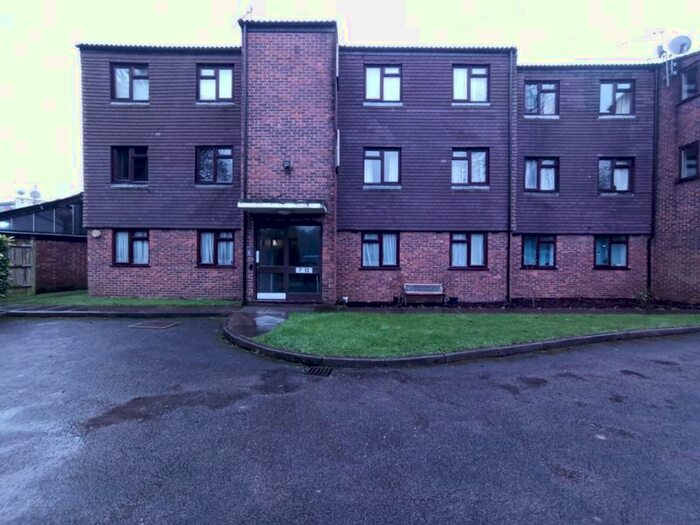 2 Bedroom Flat To Rent In Phillips Court, Whitchurch Lane HA8