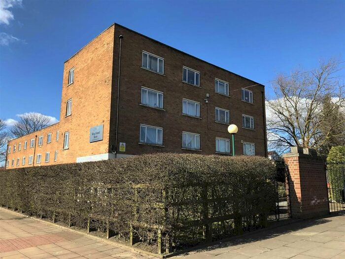 3 Bedroom Flat To Rent In Eccles New Road, Salford, M5