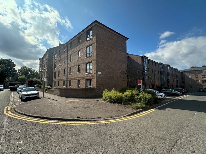 2 Bedroom Flat To Rent In Sienna Gardens, Edinburgh, EH9