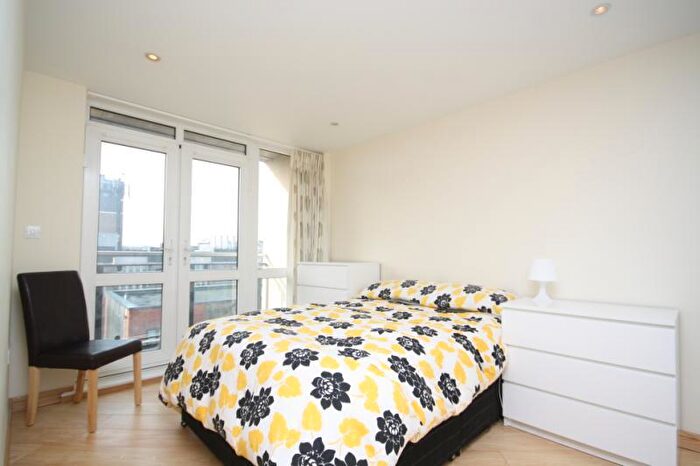 2 Bedroom Apartment To Rent In Printing House Square, Martyr Road, Guildford, GU1