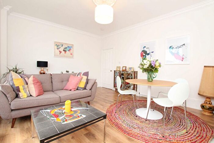 1 Bedroom Flat To Rent In Askew Road, London, W12