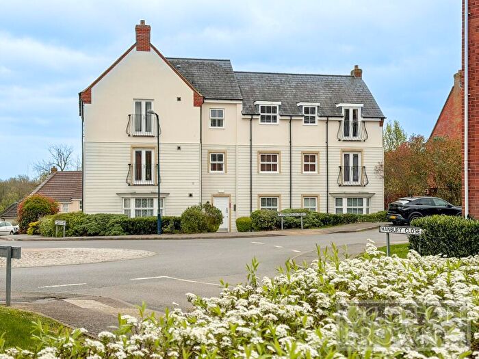 2 Bedroom Apartment For Sale In Farnborough Drive, Daventry, Northamptonshire, NN11