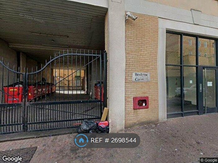 1 Bedroom Flat To Rent In Brisbane Court, Slough, SL1