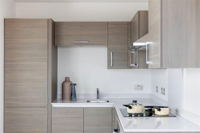 1 Bedroom Flat To Rent In Solomon Way, London, E1