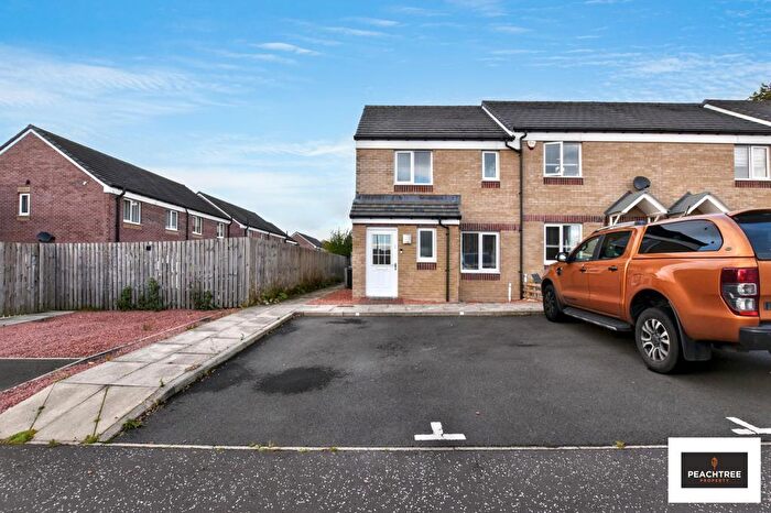 3 Bedroom End Of Terrace House For Sale In Kirriemuir Circle, Bishopton, PA7
