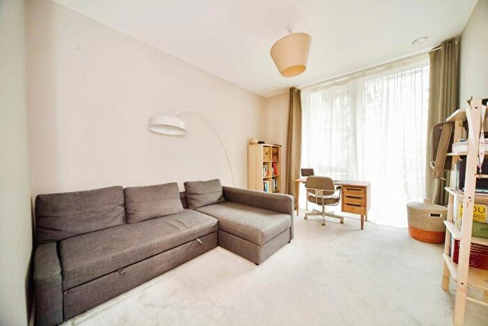 2 Bedroom Apartment To Rent In Chamberlain Court, Ironworks Way, Upton Park, E13