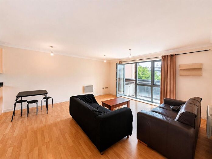 2 Bedroom Flat To Rent In Quayside Drive, Essex University, Colchester, CO2