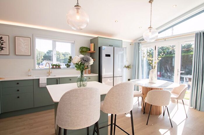 2 Bedroom Mobile/park Home For Sale In Merley House Lane, Ashington, Wimborne, BH21
