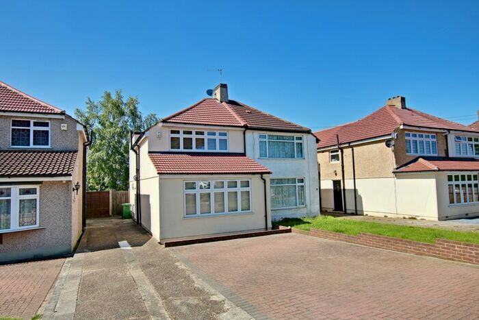 3 Bedroom Semi-Detached House To Rent In Wyncham Avenue, Sidcup DA15