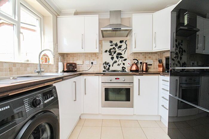 3 Bedroom Semi-Detached House For Sale In Taylor Close, Woolston, SO19
