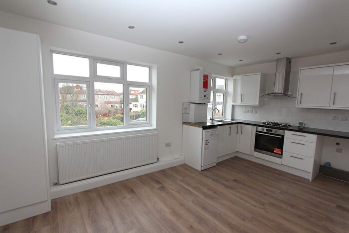 2 Bedroom Flat To Rent In Waverley Road, Harrow, HA2