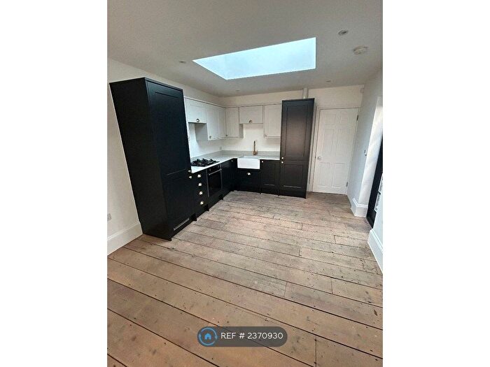 1 Bedroom Flat To Rent In Bow Common Lane, London, E3