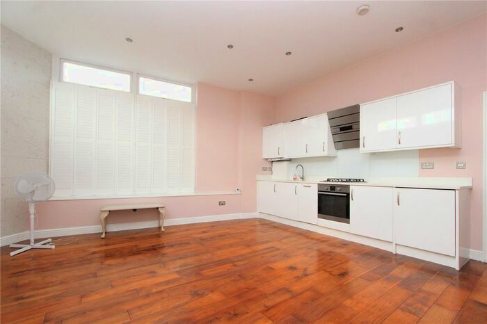 2 Bedroom Flat To Rent In Pages Lane, Muswell Hill, N10
