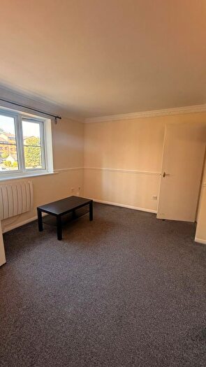 1 Bedroom Flat To Rent In Wyvern House, RM17