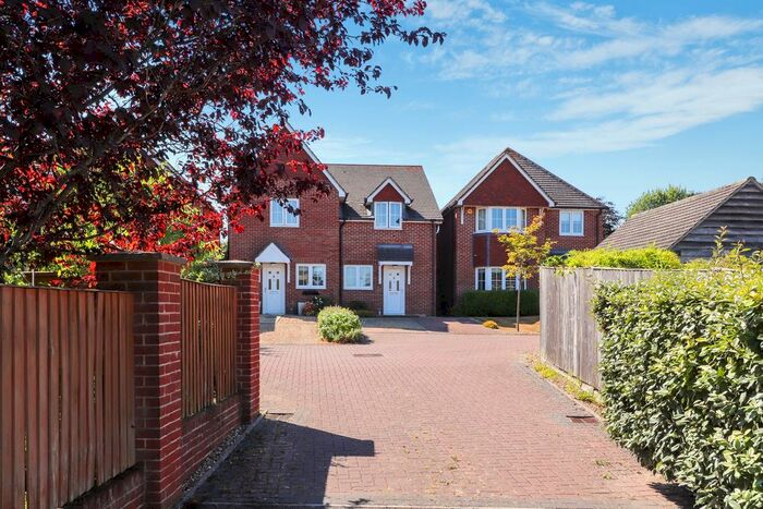 2 Bedroom Semi-Detached House To Rent In Waltham Chase, Southampton, SO32