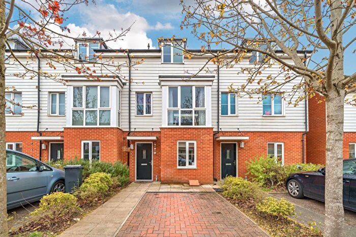 4 Bedroom Town House To Rent In Kennet Island, Reading, RG2