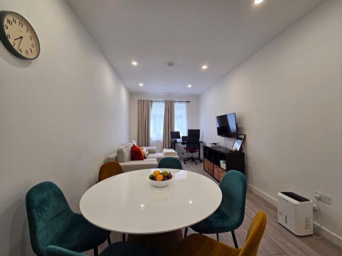 1 Bedroom Flat To Rent In Old Bedford Road, Luton, LU2