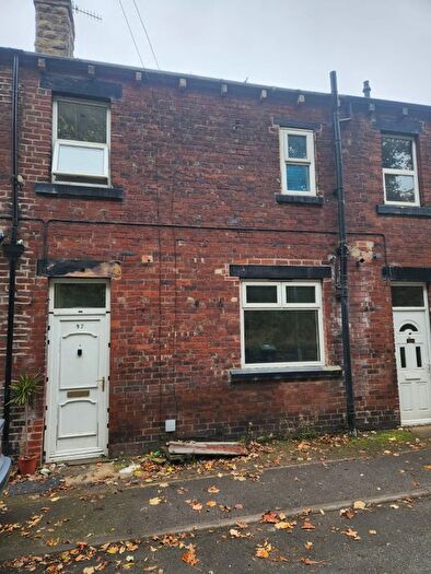 2 Bedroom Terraced House To Rent In Primrose Hill, Batley, WF17
