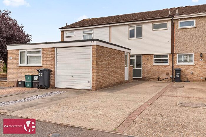 3 Bedroom House For Sale In Glenester Close, Hoddesdon, EN11