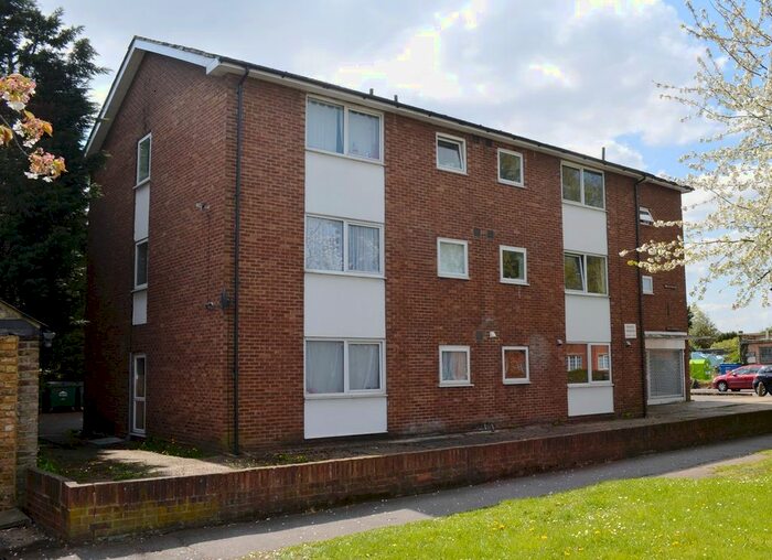 1 Bedroom Studio To Rent In Feltham Hill Road, Ashford, TW15