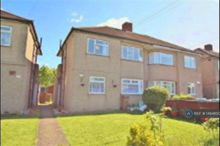 2 Bedroom Maisonette To Rent In Wrythe Lane, Surrey, SM5