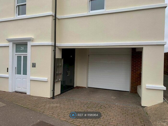 2 Bedroom Flat To Rent In Hopwood Place, Tunbridge Wells TN4