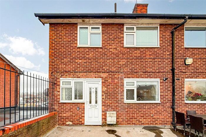 3 Bedroom Apartment For Sale In The Quadrant, St. Albans, Hertfordshire, AL4