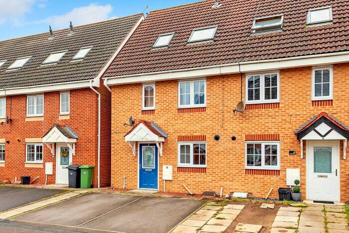 3 Bedroom End Of Terrace House To Rent In Salmond Road, York YO24