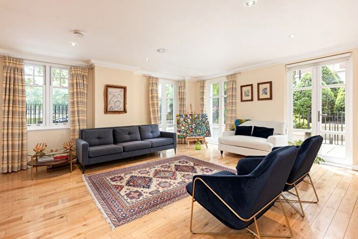 3 Bedroom Flat To Rent In Vincent Square, Westminster, London, SW1P