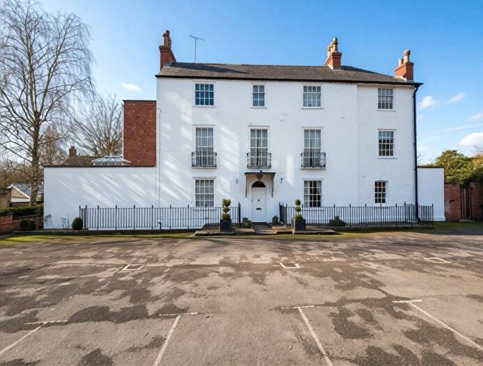 2 Bedroom Flat For Sale In Cudnall Street, Charlton Kings, Cheltenham, Gloucestershire, GL53