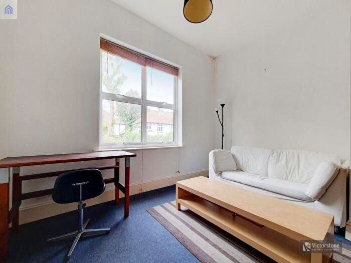 1 Bedroom Apartment To Rent In Camden Road, Holloway, London, N7