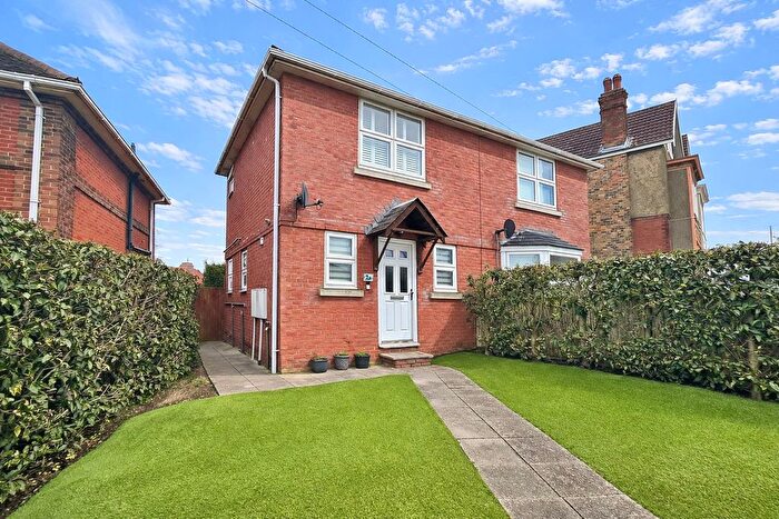 2 Bedroom Semi-Detached House For Sale In Kirby Road, Walton-On-The Naze, CO14