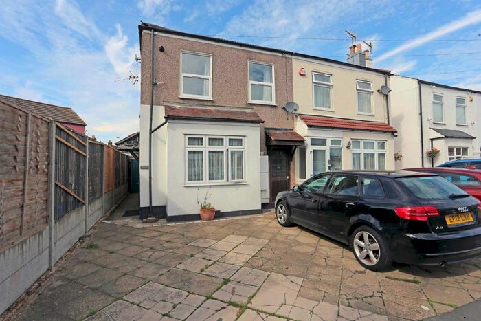 1 Bedroom Flat To Rent In Como Street, Romford, RM7