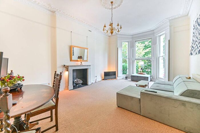 1 Bedroom Flat To Rent In Elsham Road, Notting Hill, London, W14