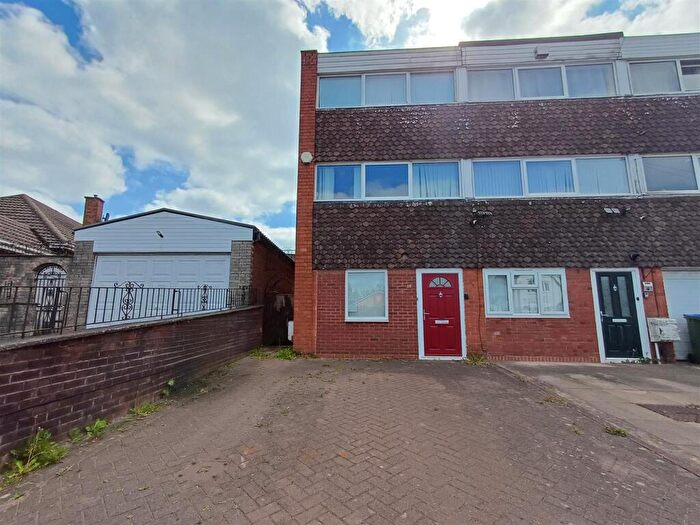 3 Bedroom Town House For Sale In Merton Close, Oldbury, B68