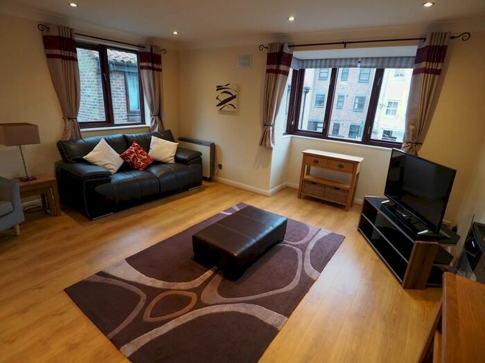 2 Bedroom Flat To Rent In Grammar School Yard, Fish Street, Hull HU1