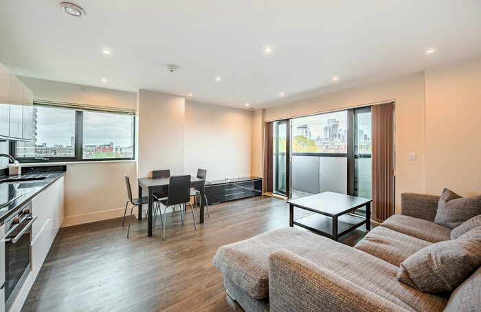 2 Bedroom Flat To Rent In George Row, London, SE16