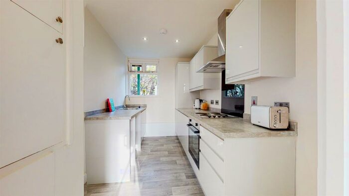 2 Bedroom Flat To Rent In Old Ford Road, London, E2