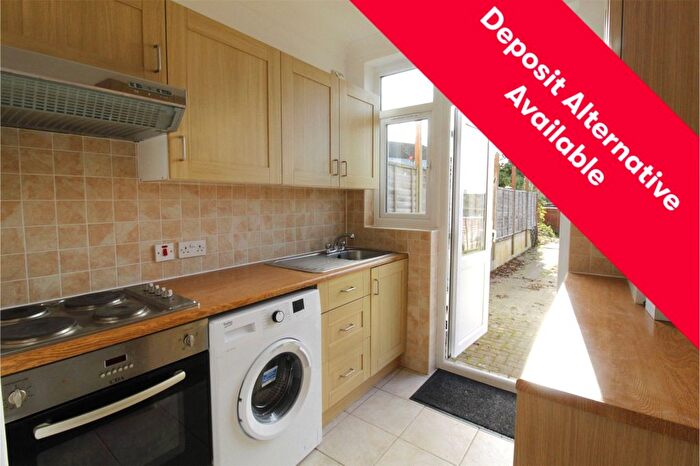 1 Bedroom Maisonette To Rent In Oak Tree Dell, Kingsbury, London, NW9